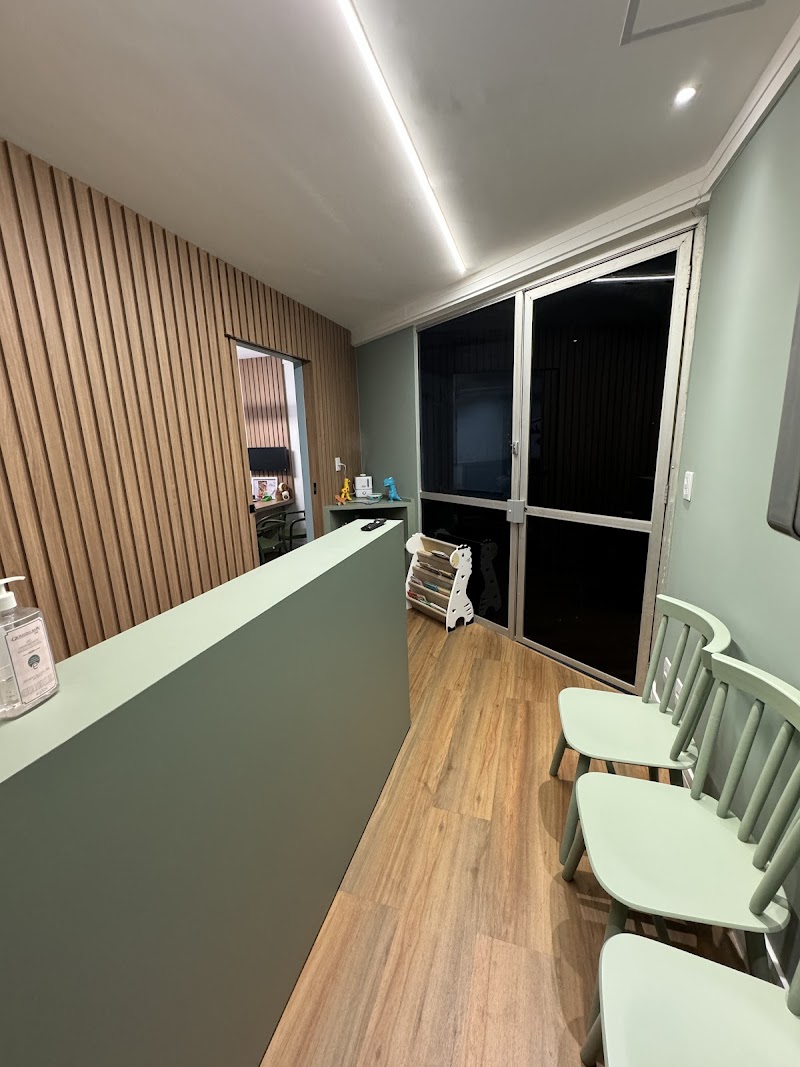 Dra. Letícia Candini e equipe - foto 3