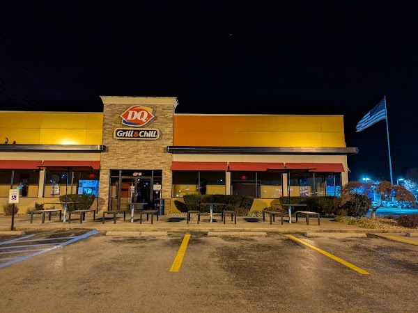 DAIRY QUEEN exterior