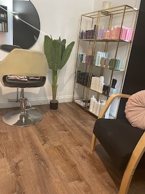 Jordana Nikova Hairdresser photo 3