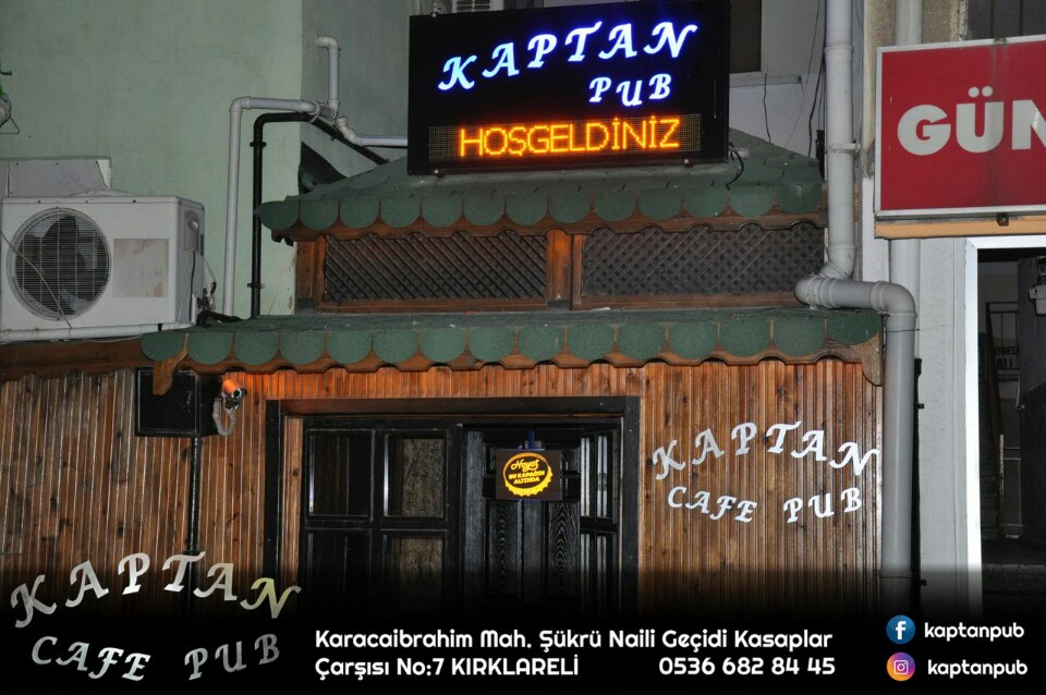 Kaptan Pub mekanı
