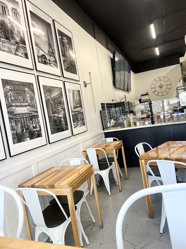 Flip – Breakfast, Lunch Crêpes and Waffles Café