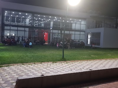 Mert Kemal Havuz Cafe - Kafe