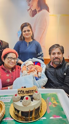 𝗗𝗶𝘃𝗶𝗻𝗲 𝗖𝗮𝗿𝗲 (𝗗𝗿 𝗚𝘂𝗿𝘀𝗶𝗺𝗿𝗮𝗻 𝗞𝗮𝘂𝗿): Best Gynaecologist | Best Laparoscopic Surgeon in Ludhiana