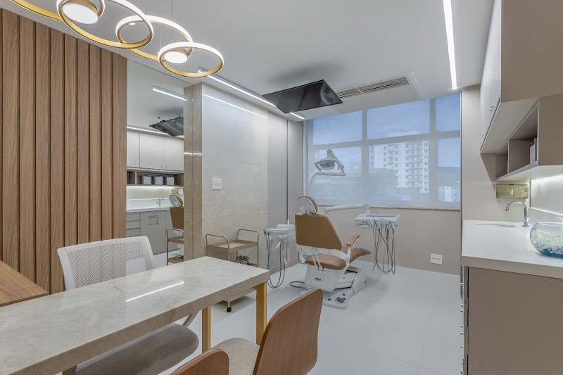 Dr. Emerson Vivas Dentista em Botafogo | Clínica Odontológica em Botafogo Dr. Emerson Vivas