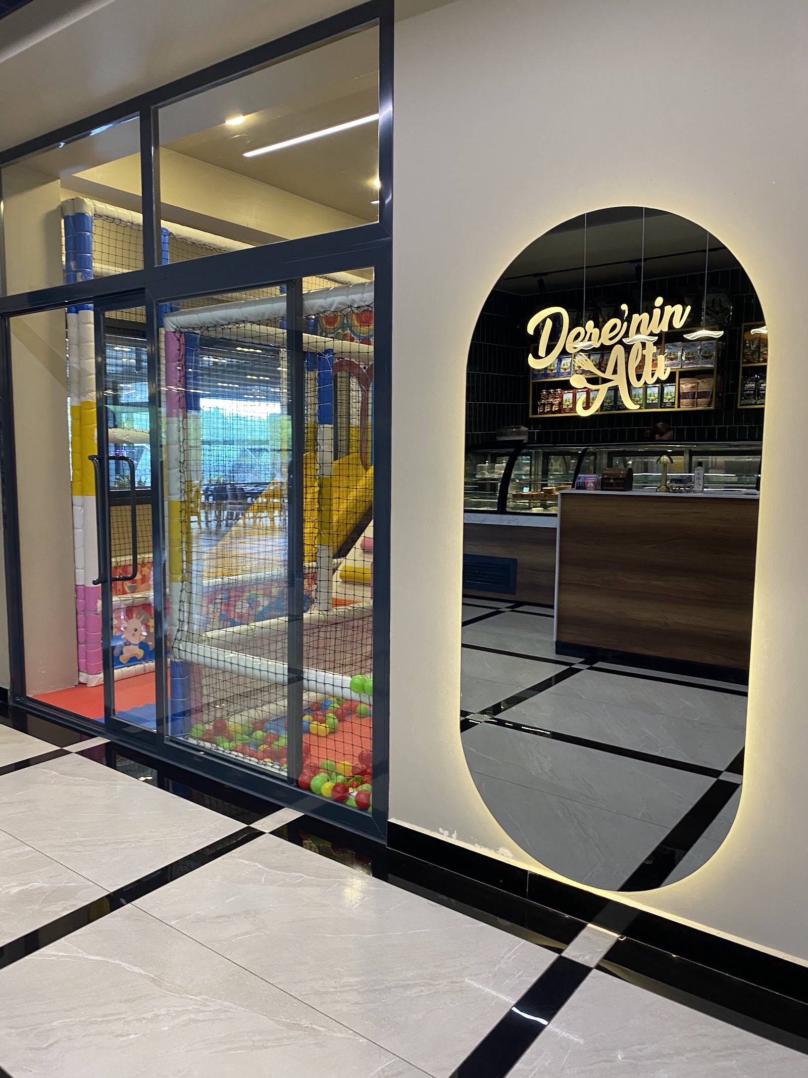 Derenin Altı Cafe Restaurant mekanı