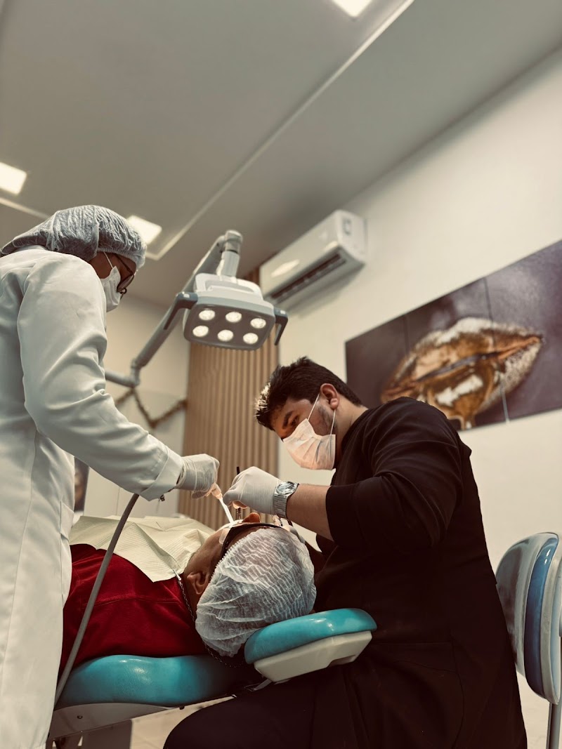 Odonto Clín - Dr Maurício Monteiro - foto 4