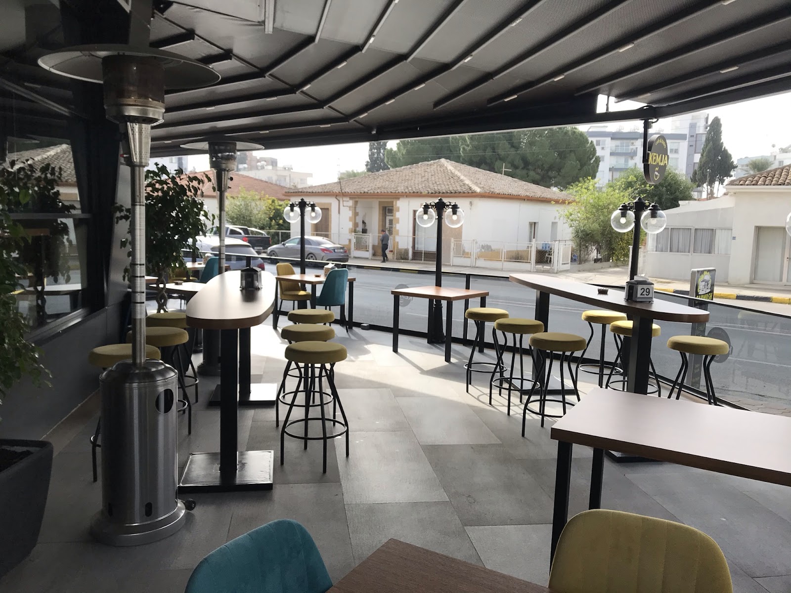 Kemja Cafe Bar Restaurant (Mangal+meyhane) mekanı