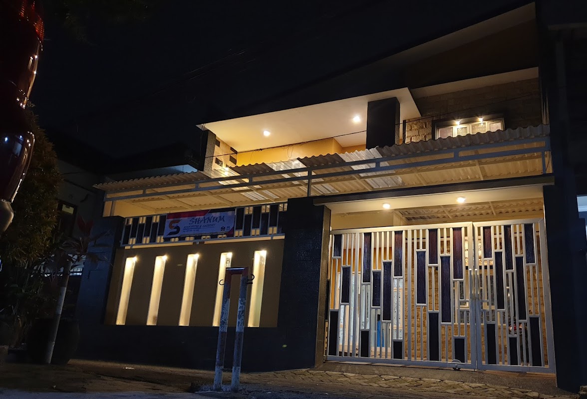 KOST PUTRI SHANUM