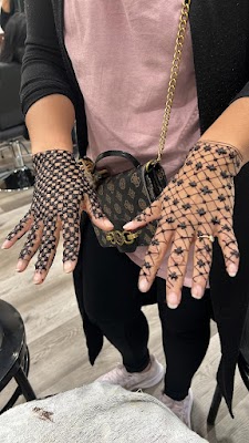 Henna Artist photo 3