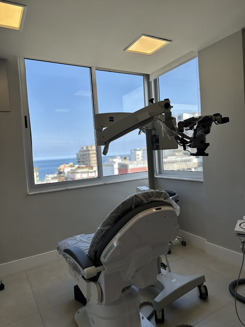 Fernanda Demore - Endodontia Microscópica - Dentista Ipanema