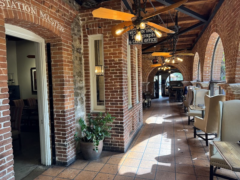 Trevor's at the Tracks photo 4