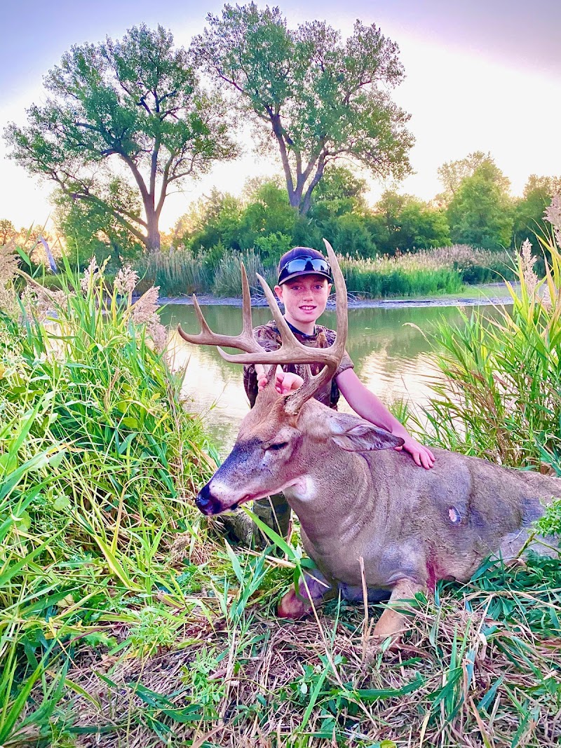 Red Dog Outfitters - Kansas Premier Whitetail & Mule Deer Hunting Outfitter - Photo 3