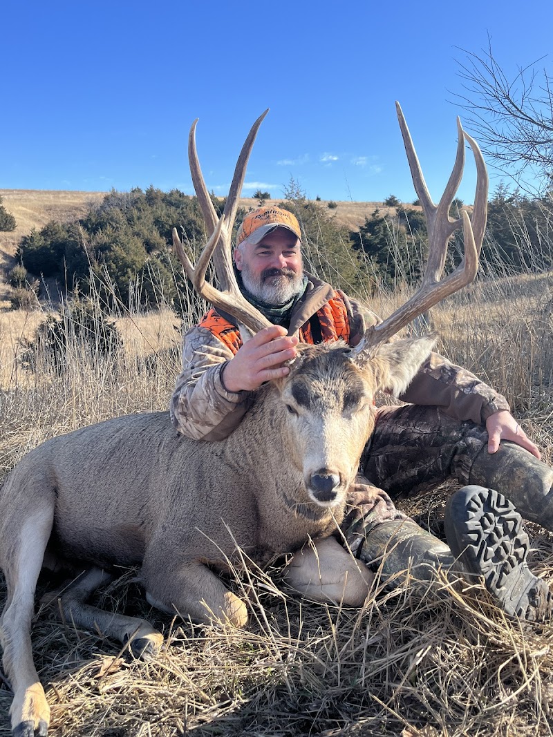 Red Dog Outfitters - Kansas Premier Whitetail & Mule Deer Hunting Outfitter - Photo 6