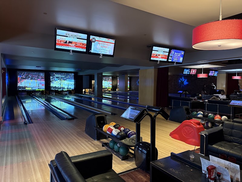 810 Entertainment - Houston — Bowling Alley in Houston