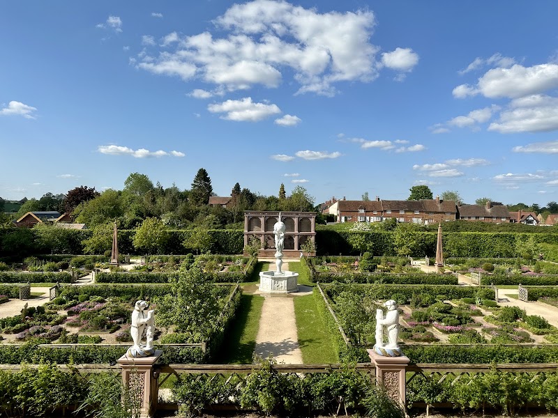 Kenilworth Castle and Elizabethan Garden