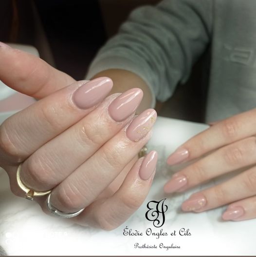 ELODIE JACOB (PLAGES) (ELODIE ONGLES ET CILS) — photo 2