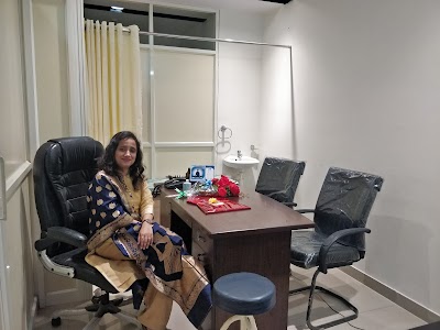 Dr. Chitra Soni best gynecologist in Jaipur/pregnancy/laproscopy/PCOD/INFERTILITY/FIBROID/NORMAL DELIVERY/COSMETIC SURGERY - Image 3