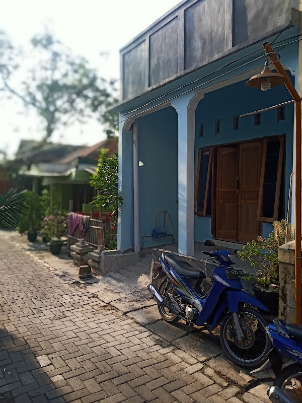 Kontrakan Pak Taryo