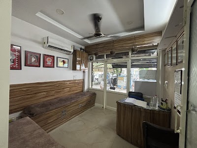 Dr. Meenal Garg - Image 2