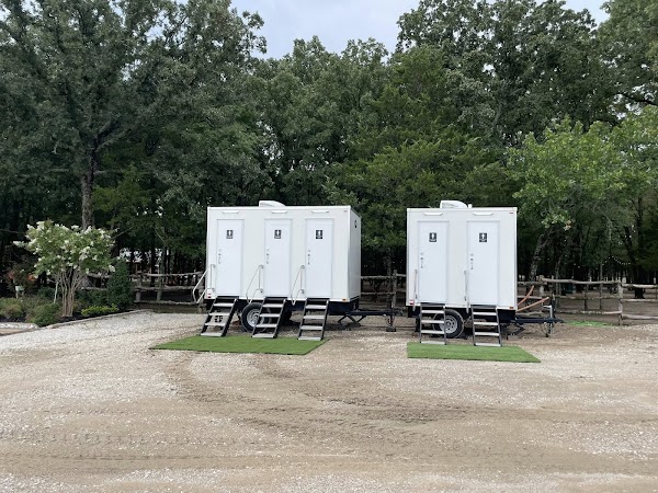 Hays Luxury Loo's