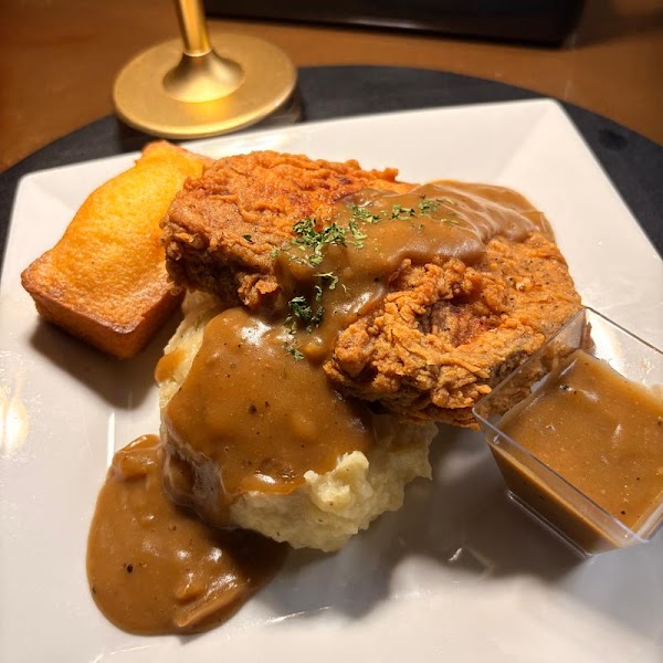 Photo by Dasha Barbour's @ E. Main