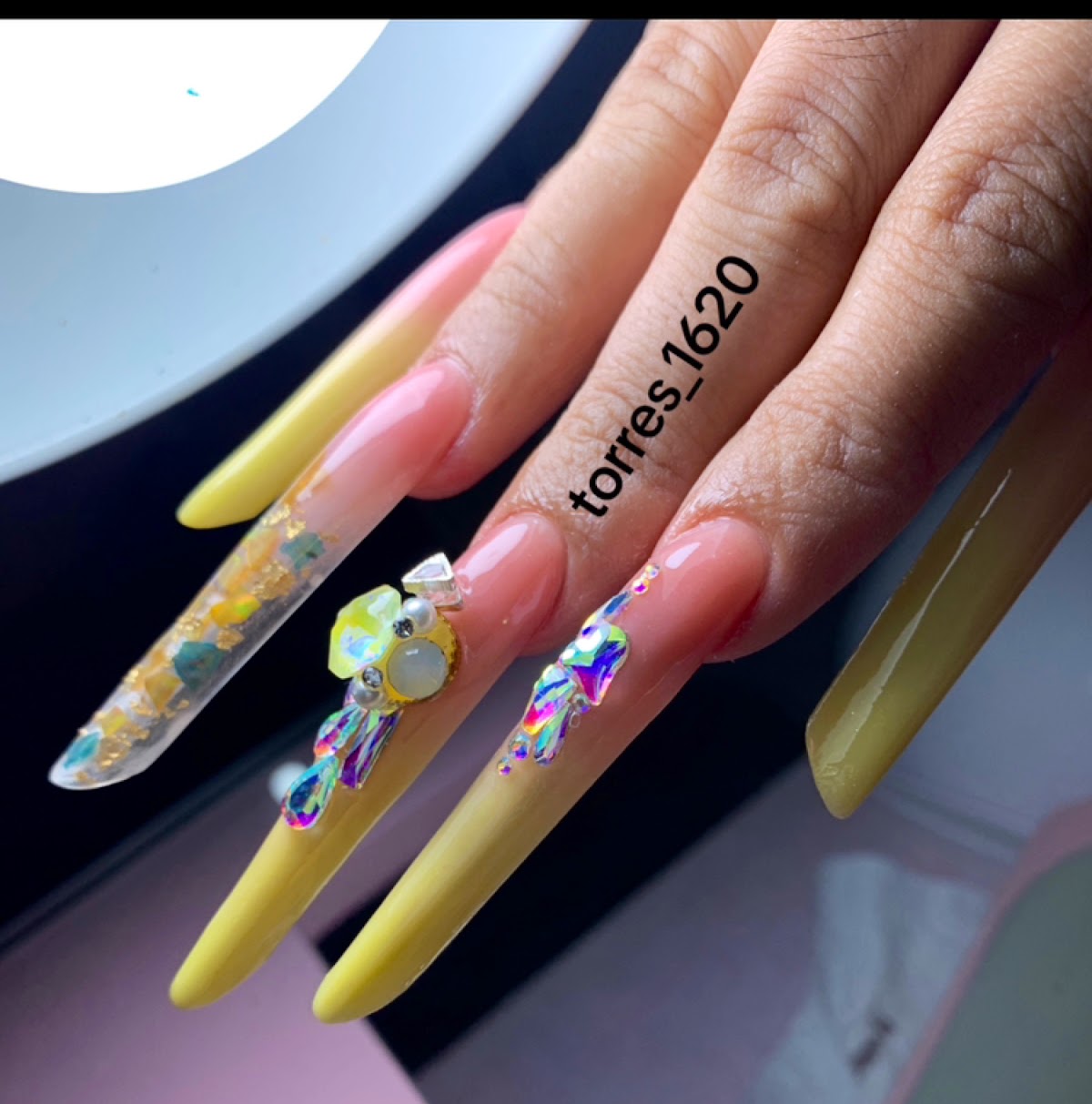 Uñas Torres - Imagen 1