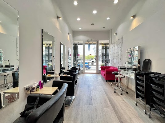 Madam Rouge Salon photo 2