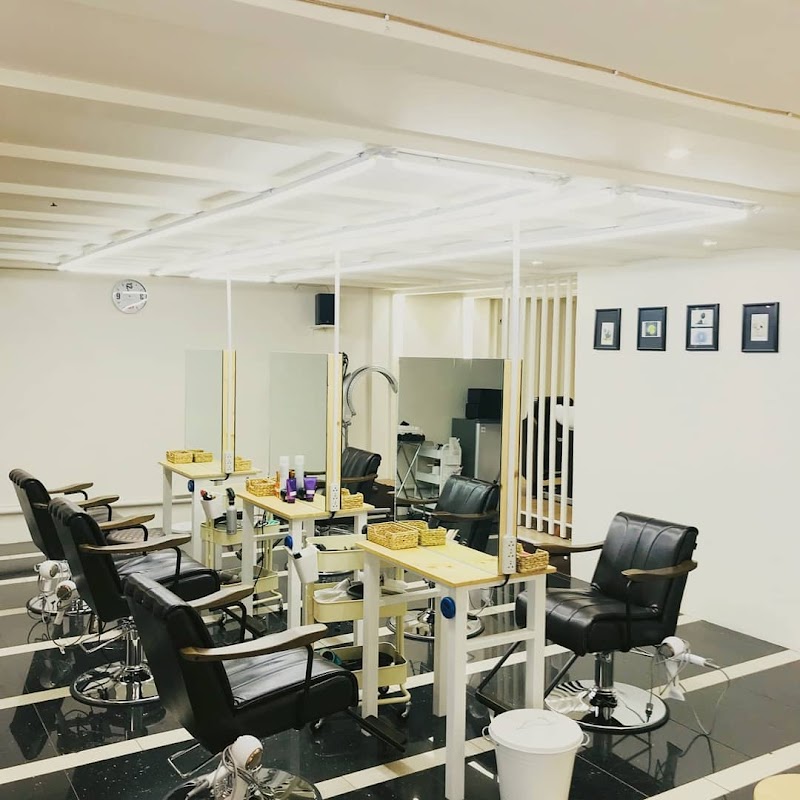 Zero 1 Story Salon