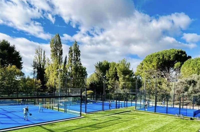 LB13 Padel Tennis Club Allauch, club de padel à Allauch