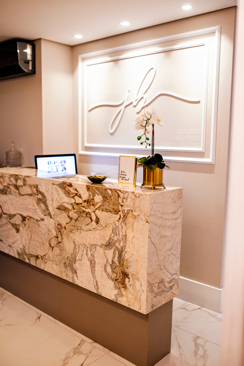 Dra. Julia Becker Odontologia - foto 2