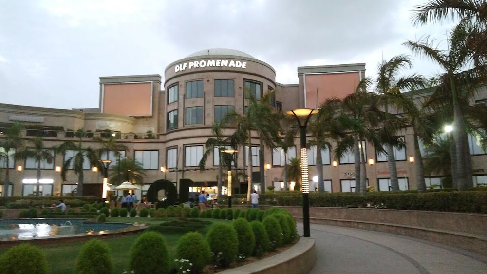 DLF Promenade fotoğraf 1