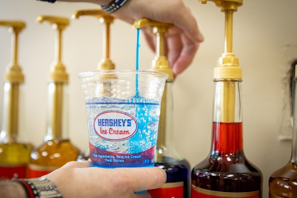 ZOOP SCOOPS ICE CREAM exterior