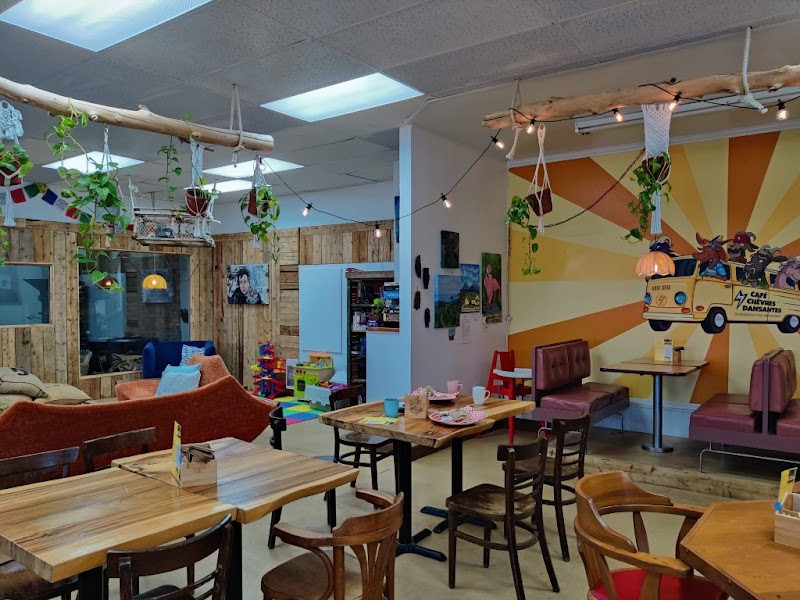 Café Chèvres Dansantes photo 4