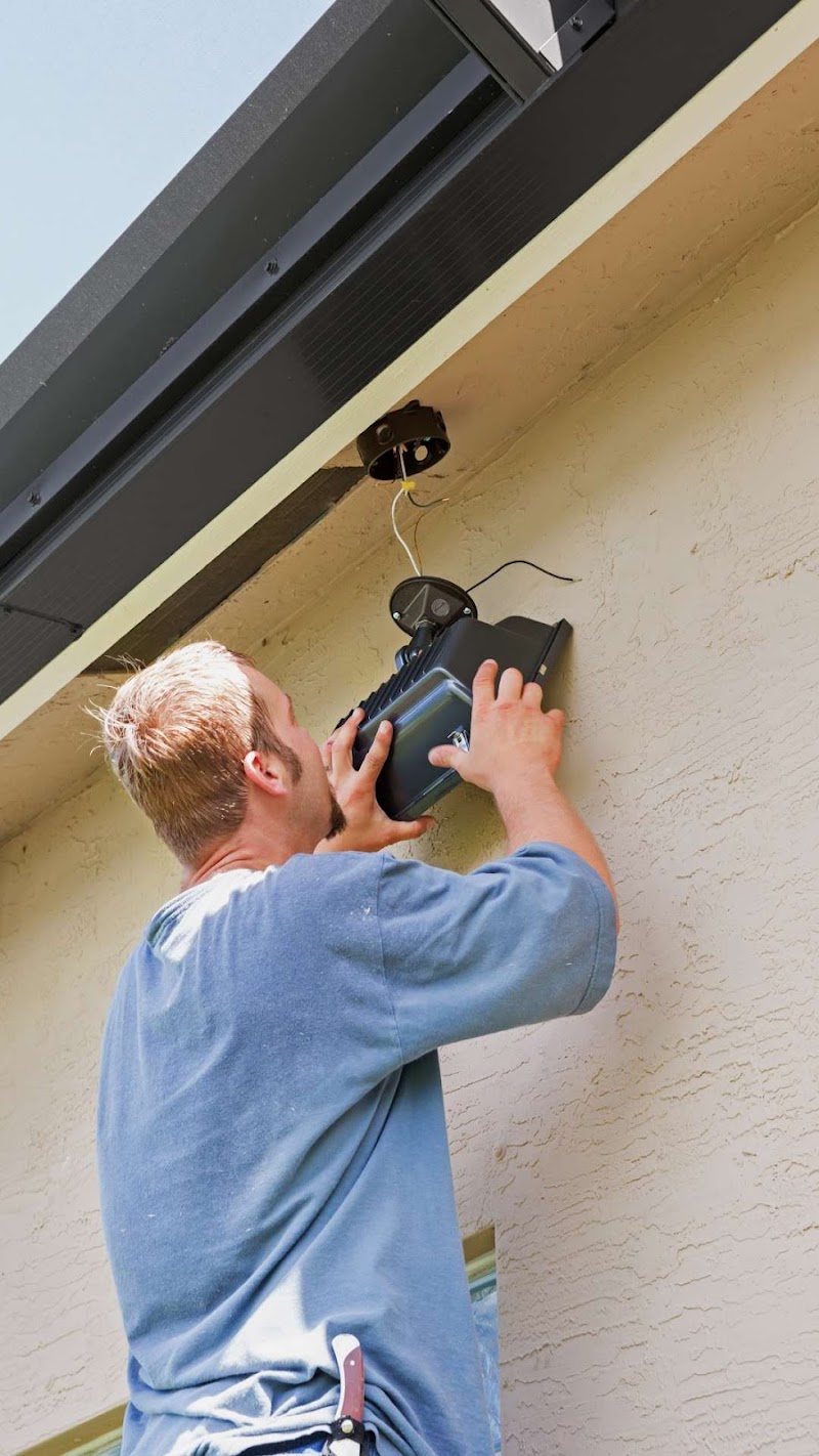 Electricista Coruña - Servicio 24 horas photo 2