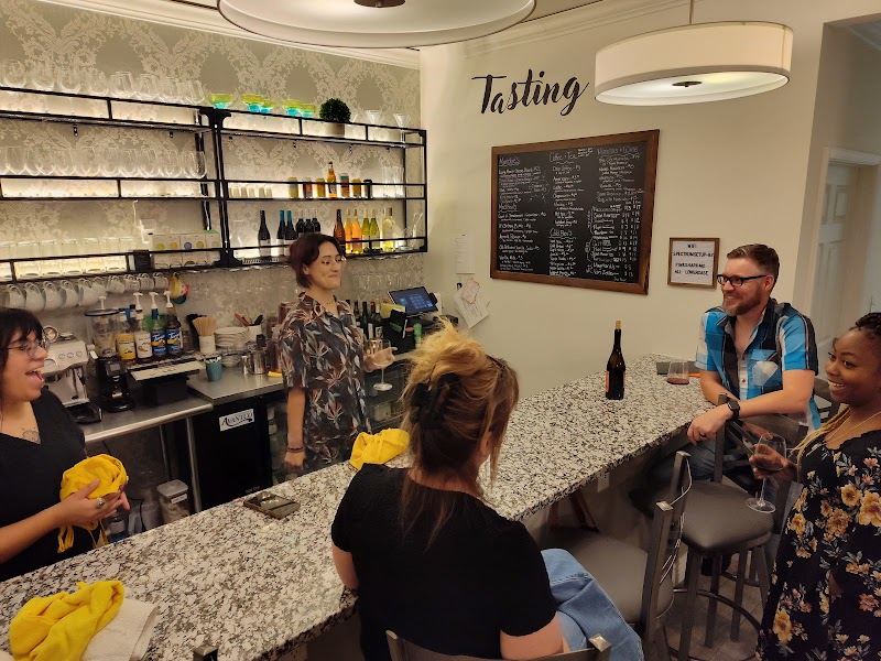 Margin Notes Bookbar - Books, Wine & Coffee photo 3