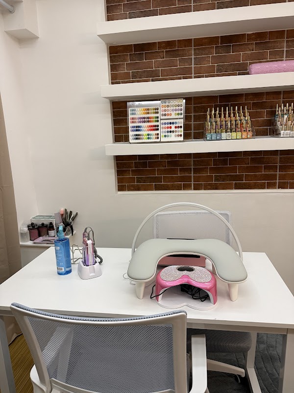 Happy Hair Extensions & Beauty Studio