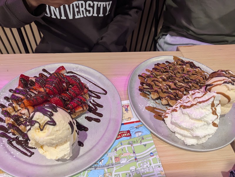 Zinneken's Belgian waffles | Providence photo 4