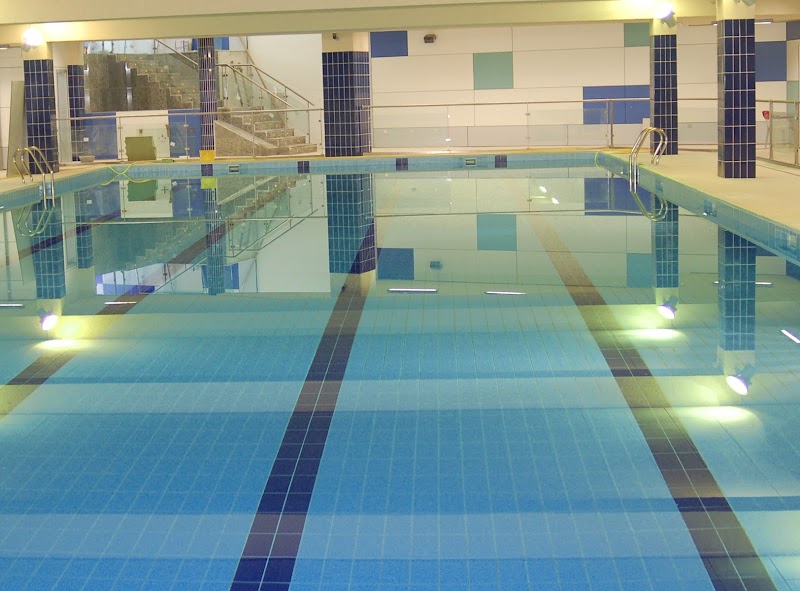 Piscina Climatizada la Salle Maravillas