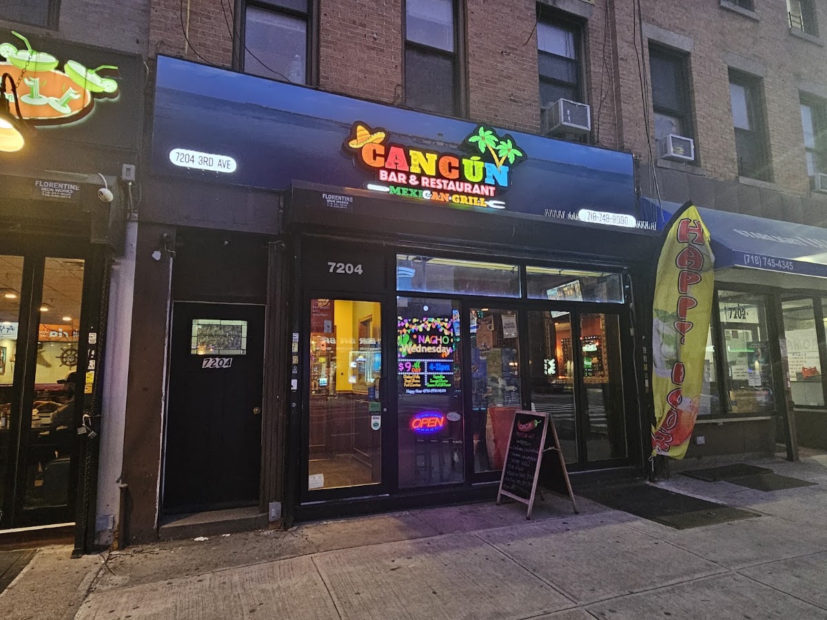 Uncutt Bar & Restaurant