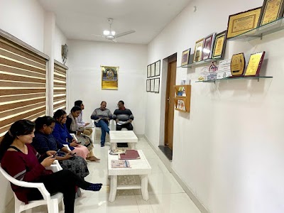 Dr. Rachna Dubey/ Obstetrician/ Gynaecologist/ Best PCOS doctor in Bhopal/ Best Gynaecologist doctor in Bhopal