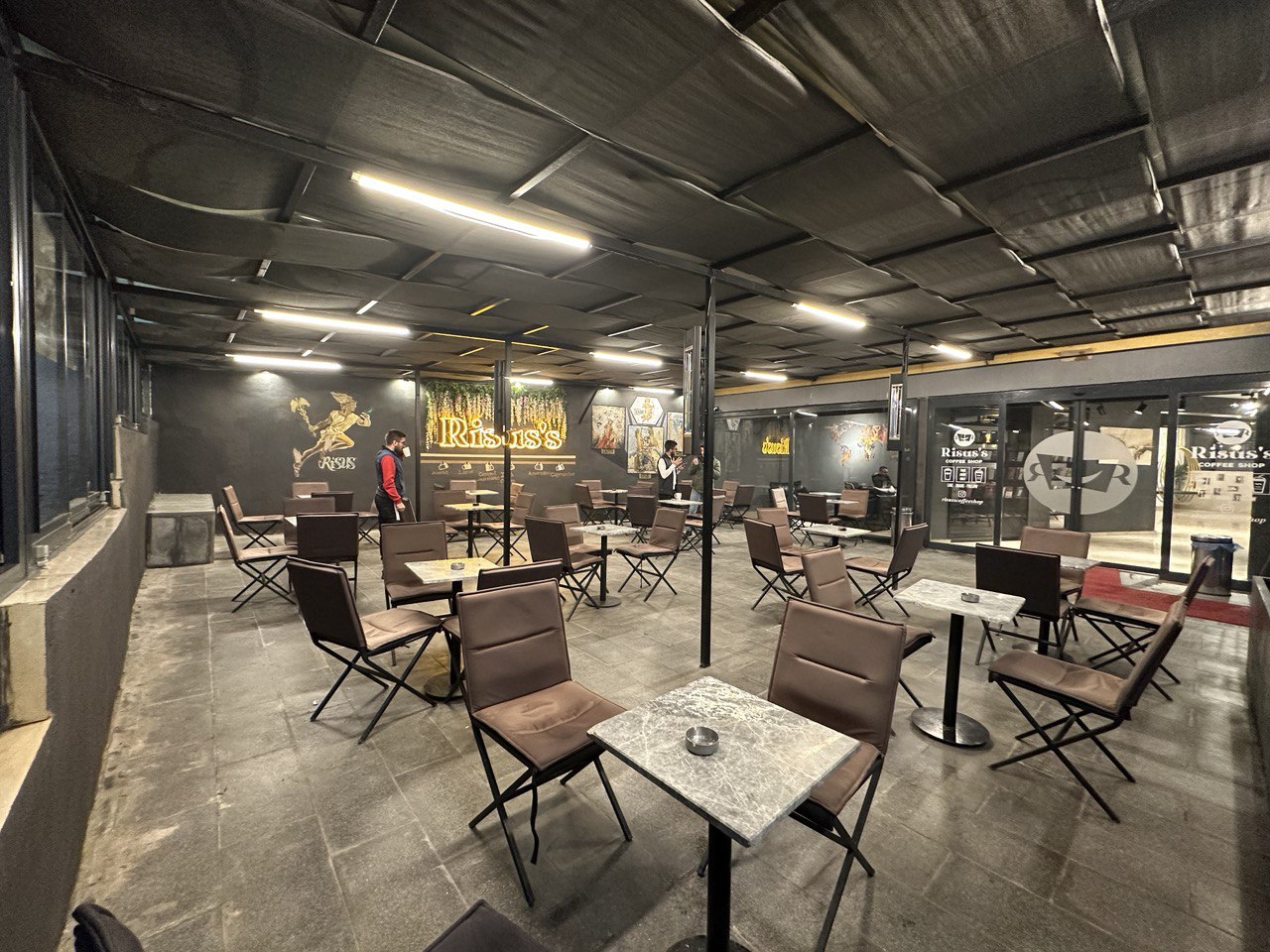 Risus’s Coffee Shop mekanı