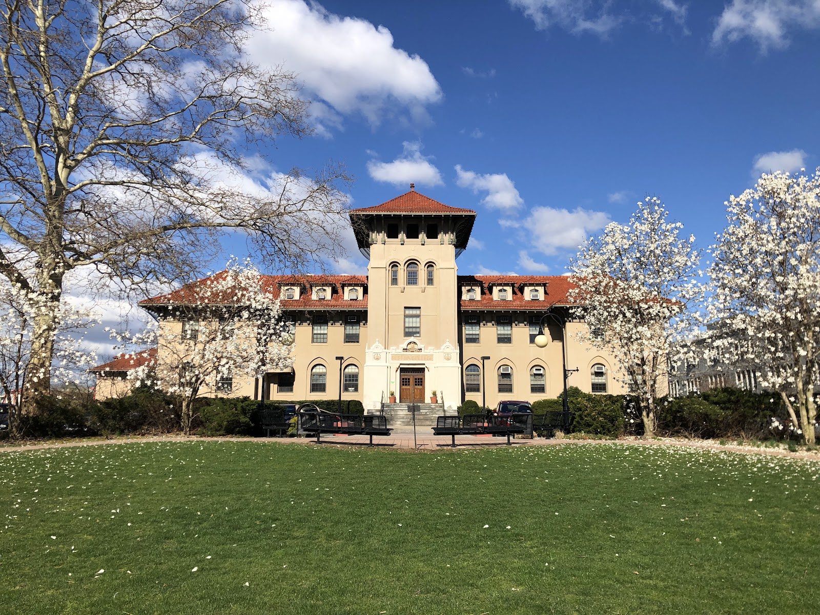 ニューヨーク市立大学クイーンズカレッジ（CUNY Queens College）（Queens、ニューヨーク州）