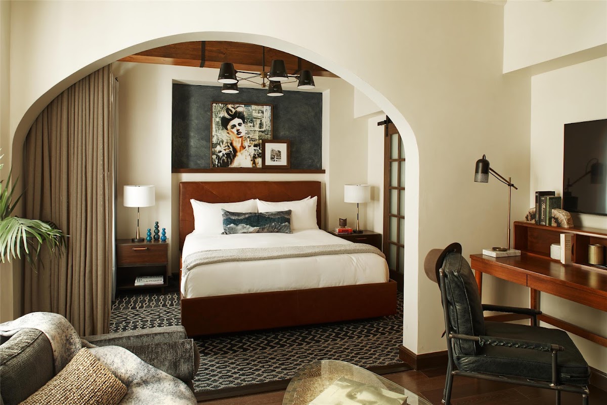 Hotel Figueroa, dog-friendly hotel, photo 5