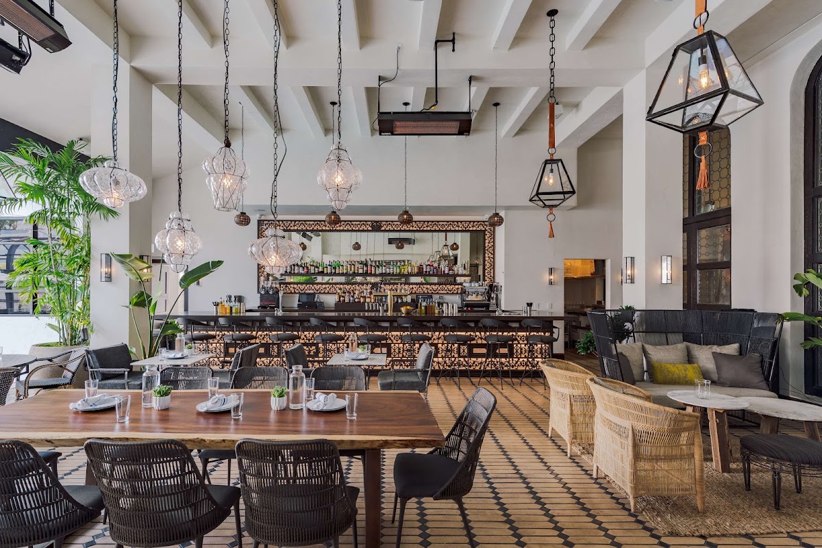 Hotel Figueroa, dog-friendly hotel, photo 4