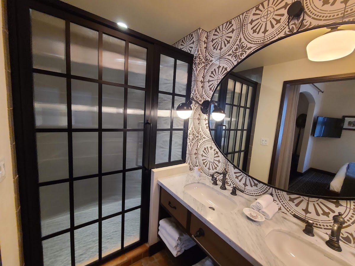 Hotel Figueroa, dog-friendly hotel, photo 3