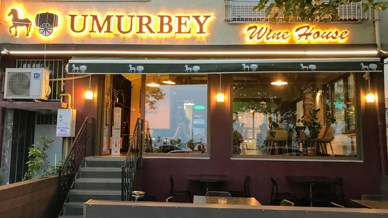 Umurbey Winehouse mekanı