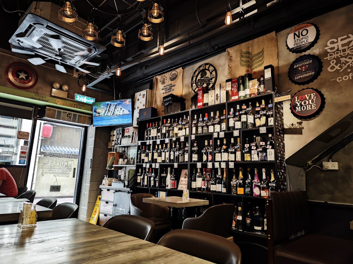 Friday Cafe & Wine Bar photo 5