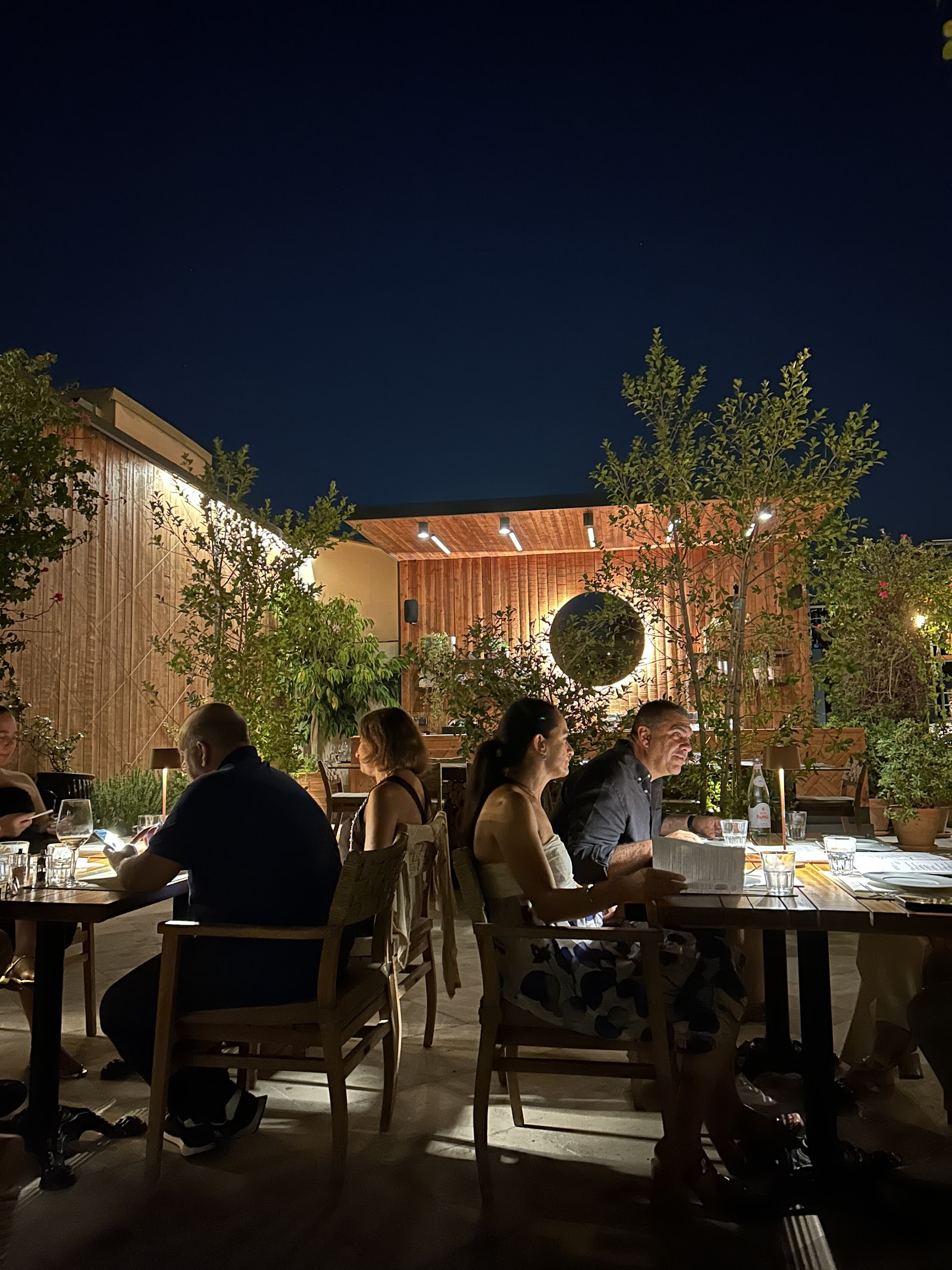Vintage Wine bar & Bistro Nicosia mekanı