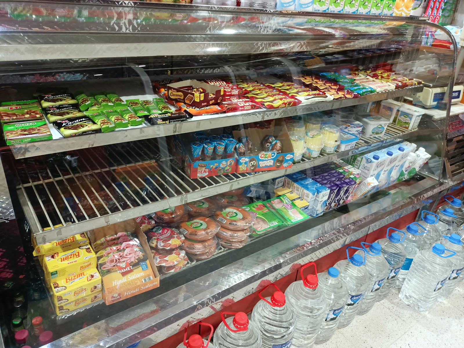 Engin Market mekanı