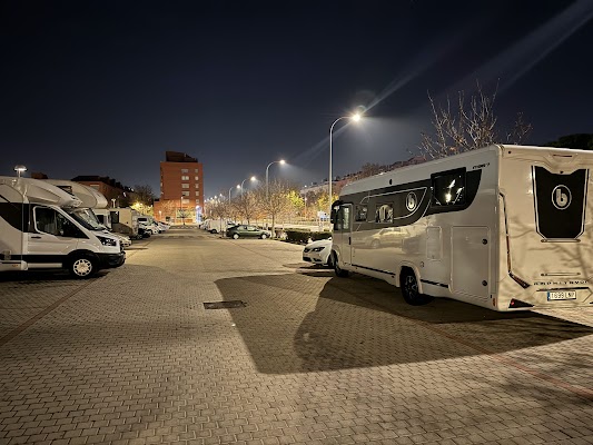 Residencia Centro residencial para personas con Esclerosis Múltiple Alicia Koplowitz — Blvr. de José Prat, 40-42, Vicálvaro, 28032 Madrid, España